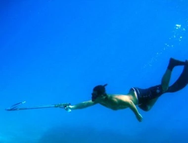 Κέρκυρα: 24χρονος ψαροντουφεκάς εγκλωβίστηκε σε βράχια και πέθανε